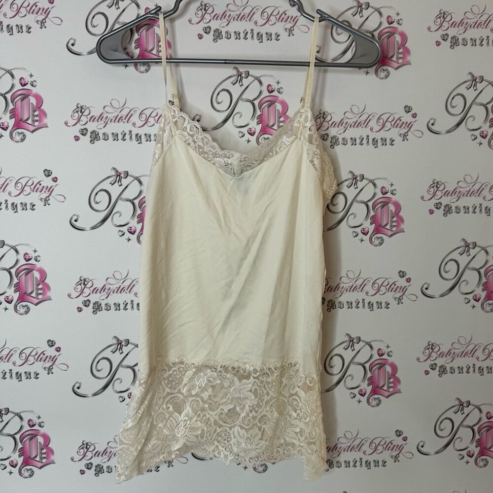 White House Black Market Cream Lace Chemise tank top lace Lacie trim y2k